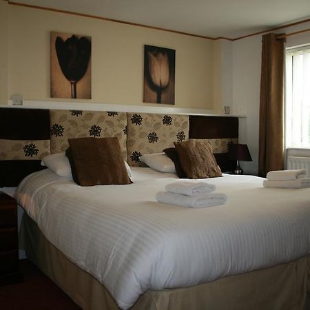 The Leaking Well Bed & Breakfast Dunhampton Luaran gambar