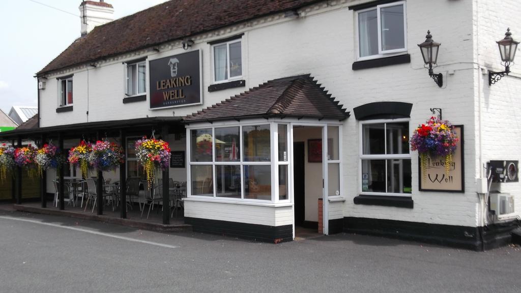The Leaking Well Bed & Breakfast Dunhampton Luaran gambar