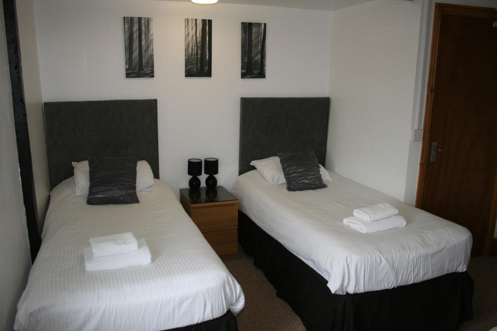 The Leaking Well Bed & Breakfast Dunhampton Luaran gambar