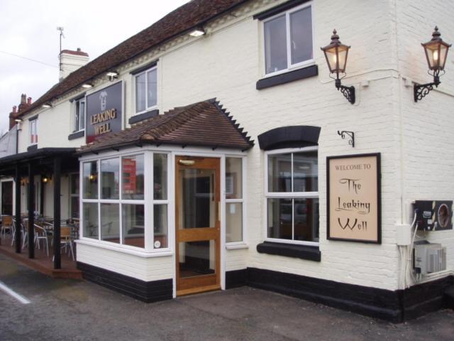 The Leaking Well Bed & Breakfast Dunhampton Luaran gambar